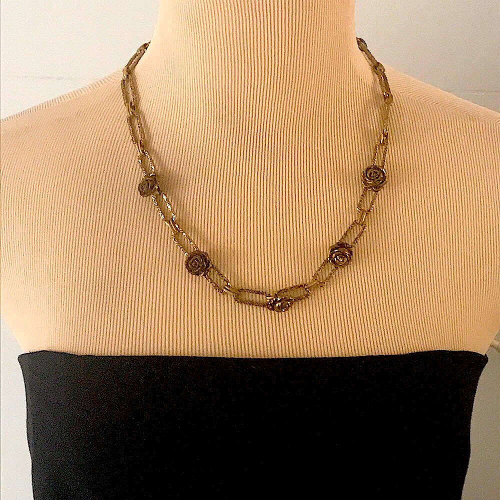🌸Brass color Rose necklace and Bracelet
